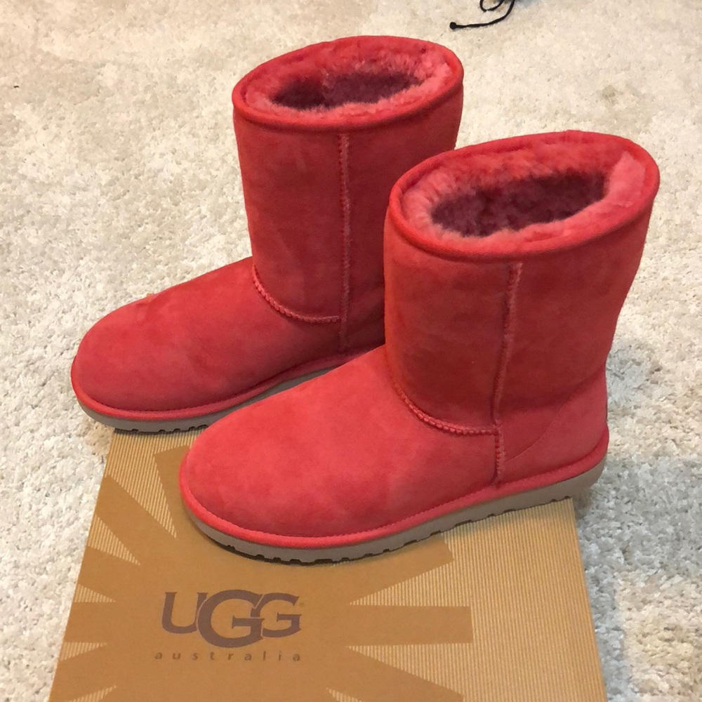 Short UGG boots